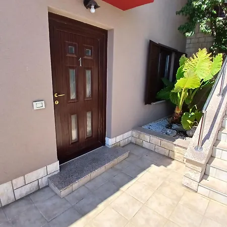 Red House Rabac Apartment Rabac